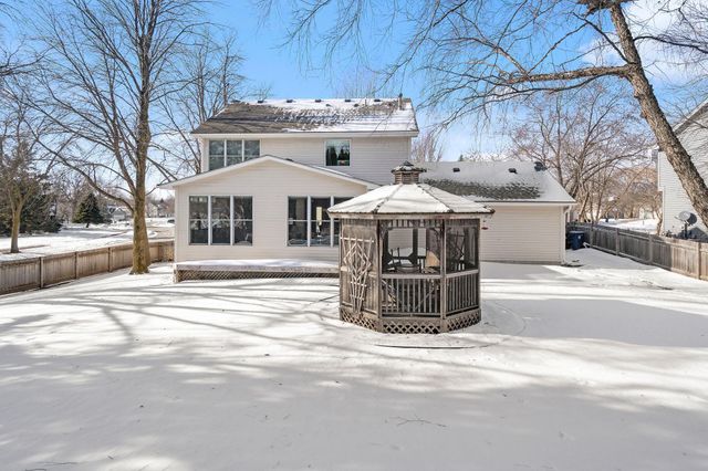 15960 22nd Place N, Plymouth, MN 55447