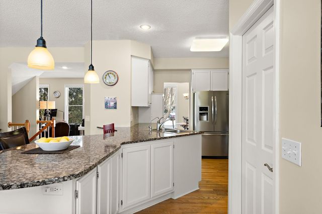 15960 22nd Place N, Plymouth, MN 55447