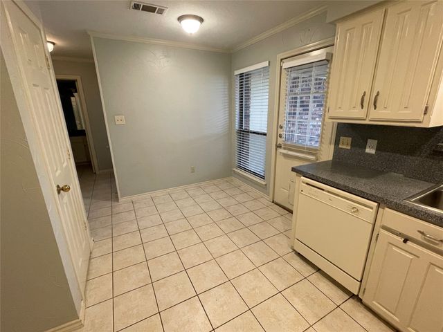 2705 Cummings Drive, Bedford, TX 76021