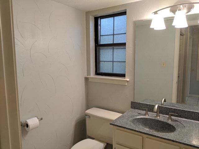 2705 Cummings Drive, Bedford, TX 76021