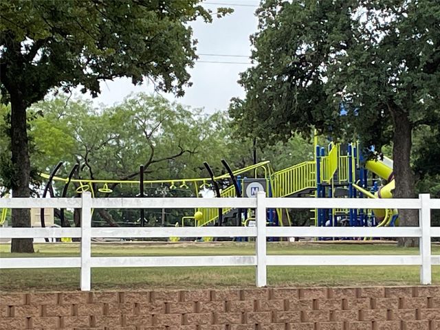 2705 Cummings Drive, Bedford, TX 76021