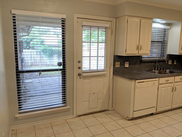 2705 Cummings Drive, Bedford, TX 76021