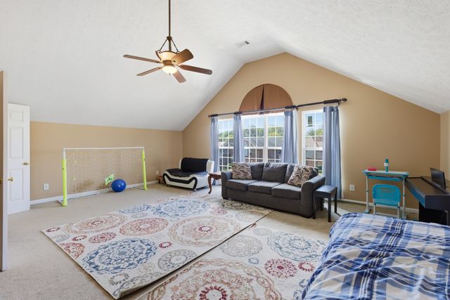 5512 Oak Chase Dr, Antioch, TN 37013