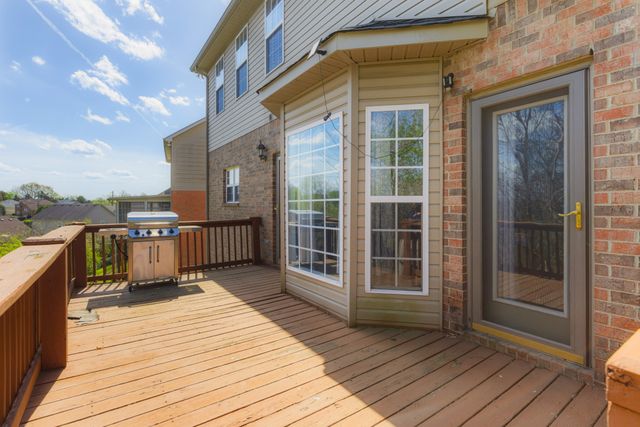 5512 Oak Chase Dr, Antioch, TN 37013