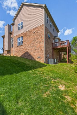 5512 Oak Chase Dr, Antioch, TN 37013