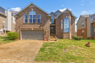5512 Oak Chase Dr, Antioch, TN 37013