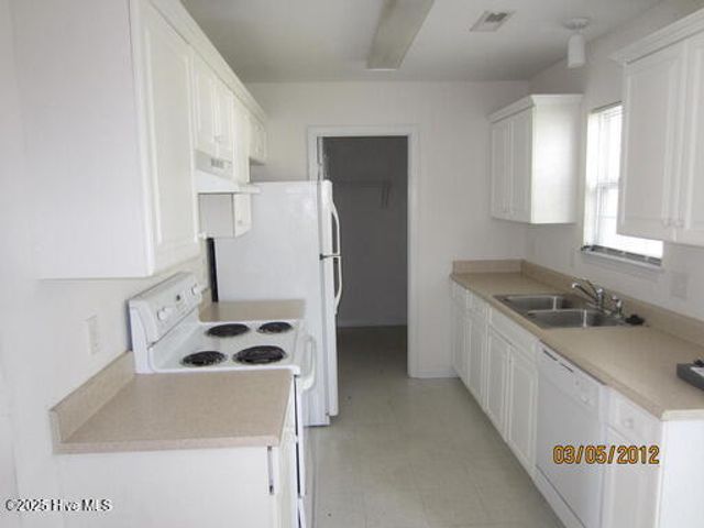 720 Tabor Lane, Wilmington, NC 28405