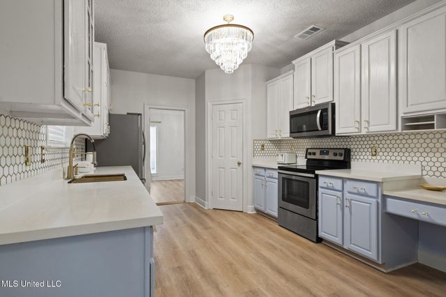 8421 Makiki Drive, Diamondhead, MS 39525