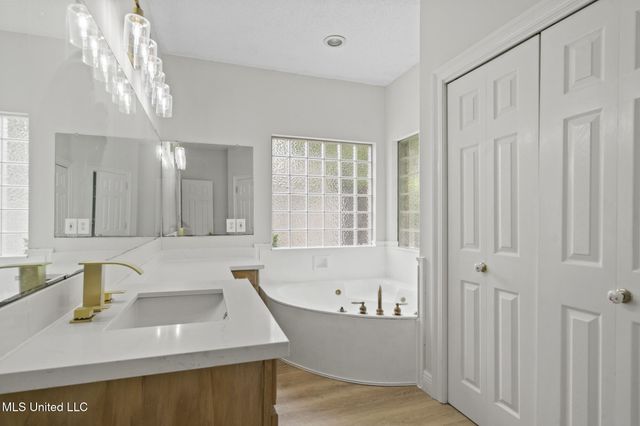 8421 Makiki Drive, Diamondhead, MS 39525