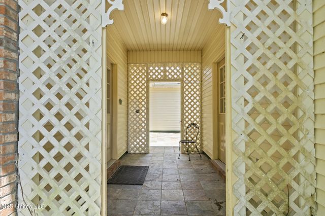 8421 Makiki Drive, Diamondhead, MS 39525