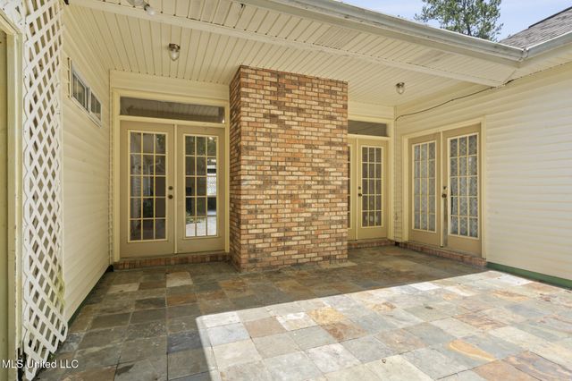 8421 Makiki Drive, Diamondhead, MS 39525