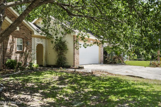 8421 Makiki Drive, Diamondhead, MS 39525
