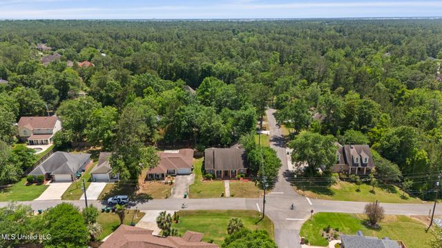 8421 Makiki Drive, Diamondhead, MS 39525