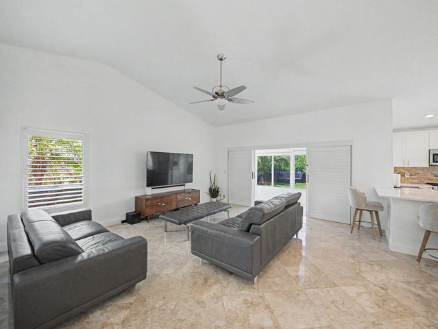 10109 Oak Bark Lane, Palm Beach Gardens, FL 33410