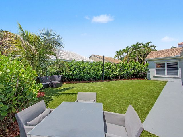 10109 Oak Bark Lane, Palm Beach Gardens, FL 33410