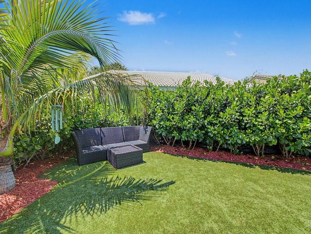 10109 Oak Bark Lane, Palm Beach Gardens, FL 33410