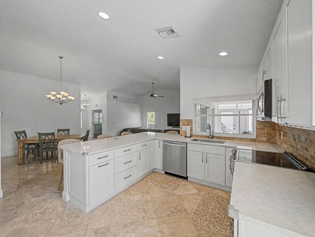 10109 Oak Bark Lane, Palm Beach Gardens, FL 33410