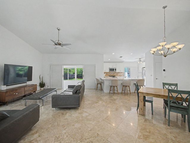 10109 Oak Bark Lane, Palm Beach Gardens, FL 33410