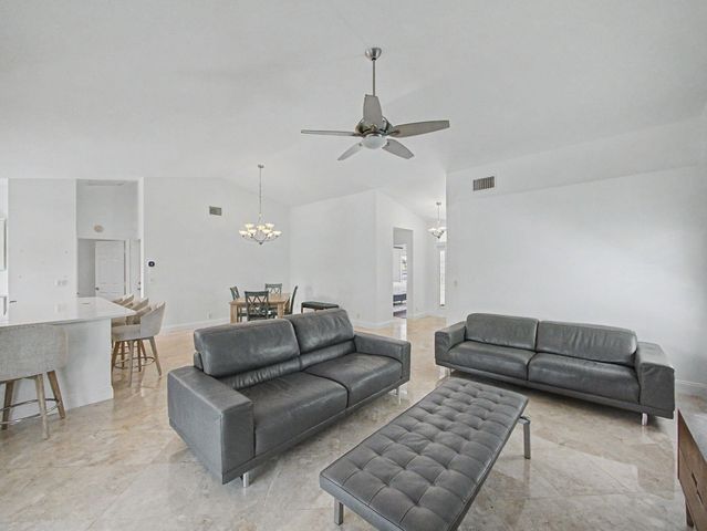 10109 Oak Bark Lane, Palm Beach Gardens, FL 33410