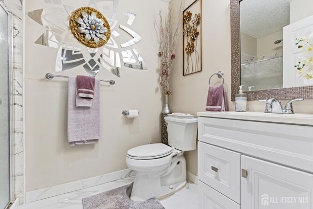 23 Prestwick Way, Edison, NJ 08820