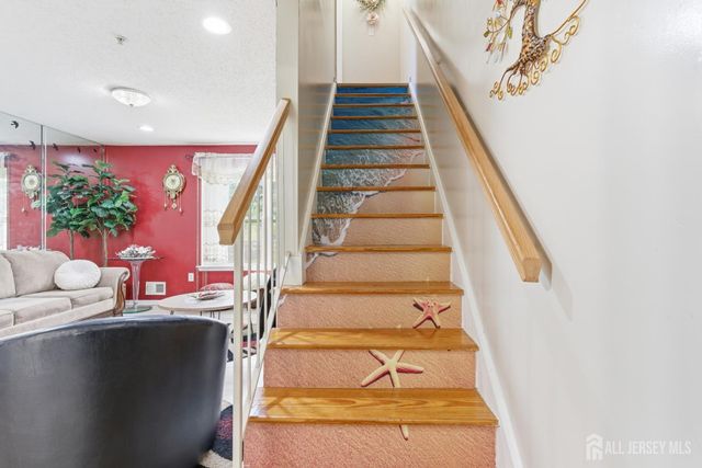 23 Prestwick Way, Edison, NJ 08820
