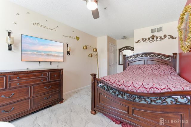 23 Prestwick Way, Edison, NJ 08820