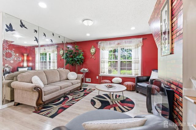 23 Prestwick Way, Edison, NJ 08820