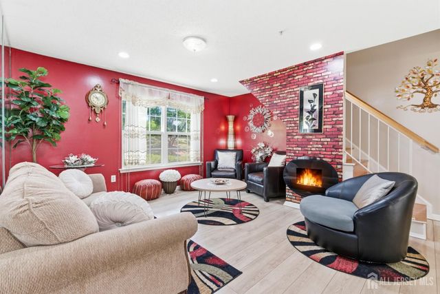 23 Prestwick Way, Edison, NJ 08820