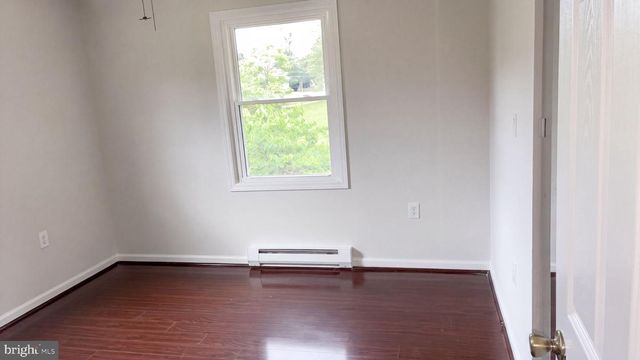1673 BROAD LN, Falling Waters, WV 25419