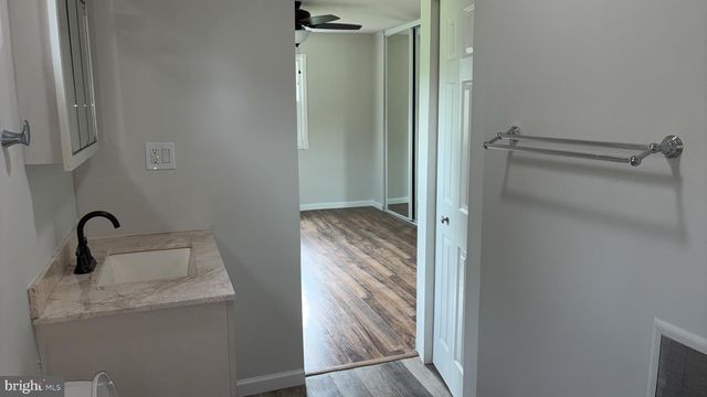 1673 BROAD LN, Falling Waters, WV 25419