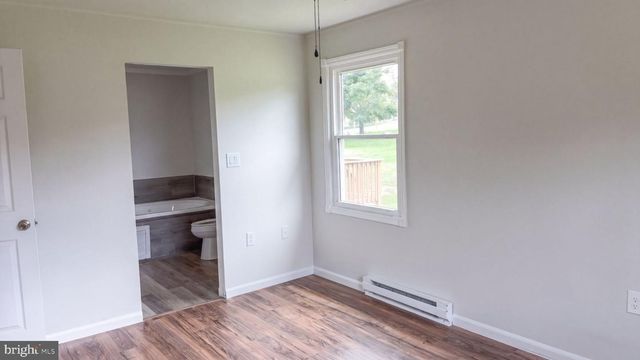1673 BROAD LN, Falling Waters, WV 25419