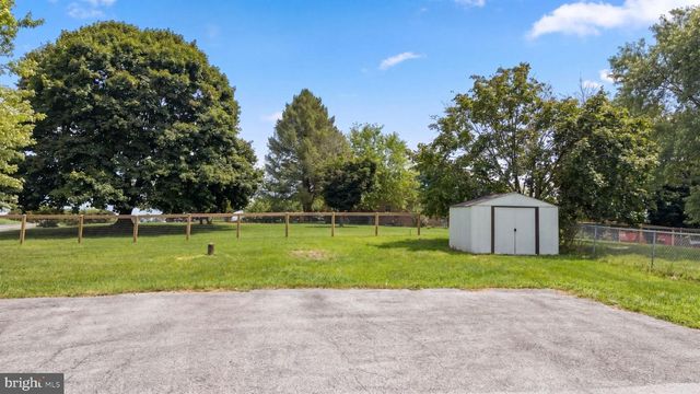 1673 BROAD LN, Falling Waters, WV 25419