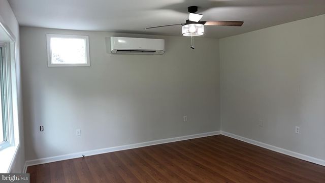 1673 BROAD LN, Falling Waters, WV 25419
