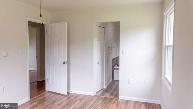 1673 BROAD LN, Falling Waters, WV 25419