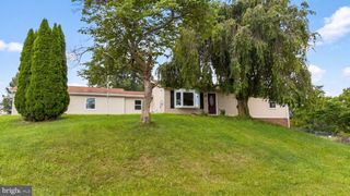 1673 BROAD LN, Falling Waters, WV 25419