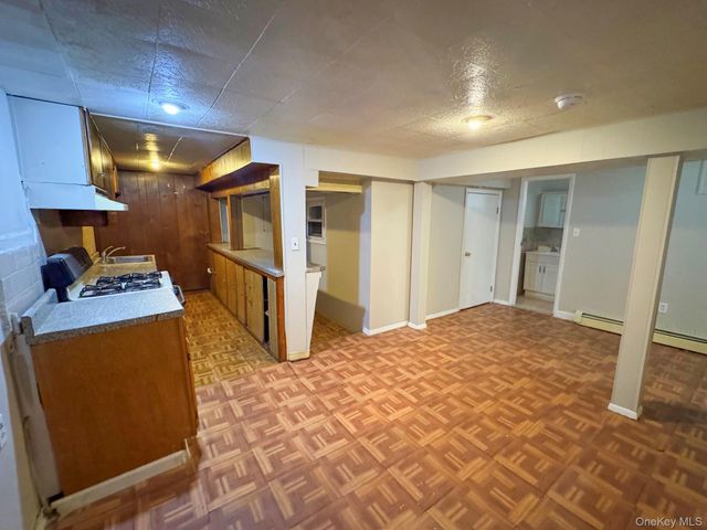 11442 204th Street, Saint Albans, NY 11412