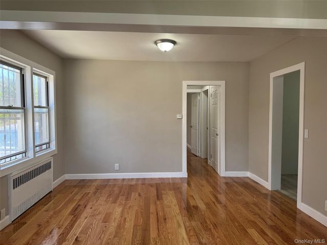 11442 204th Street, Saint Albans, NY 11412