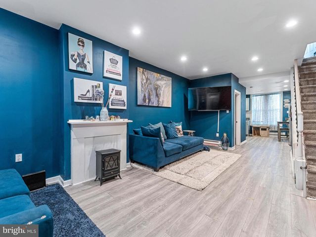 2425 W OAKDALE ST, Philadelphia, PA 19132