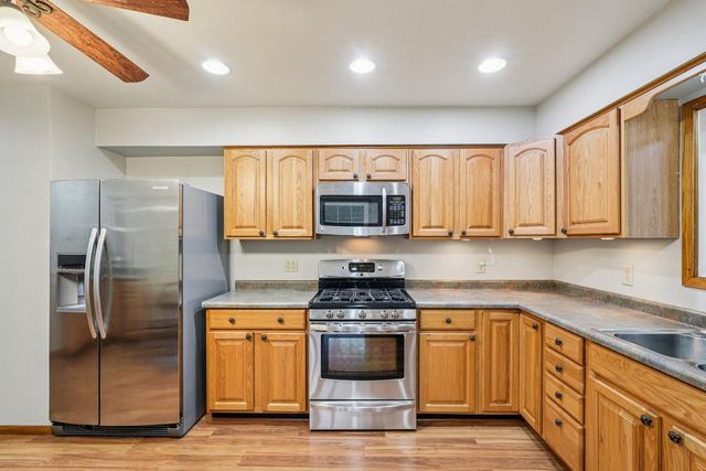 N7427 Hillendale PARKWAY, Beaver Dam, WI 53916