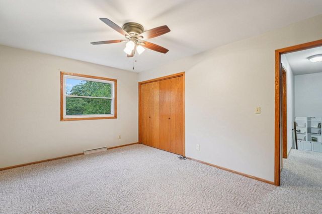 N7427 Hillendale PARKWAY, Beaver Dam, WI 53916