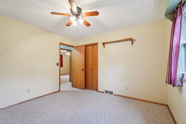 N7427 Hillendale PARKWAY, Beaver Dam, WI 53916