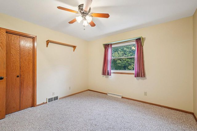 N7427 Hillendale PARKWAY, Beaver Dam, WI 53916