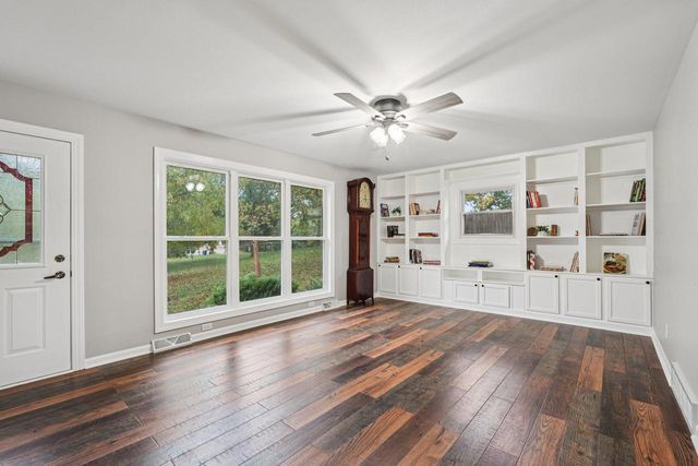 N7427 Hillendale PARKWAY, Beaver Dam, WI 53916