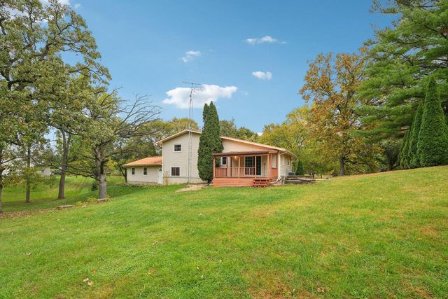 N7427 Hillendale PARKWAY, Beaver Dam, WI 53916