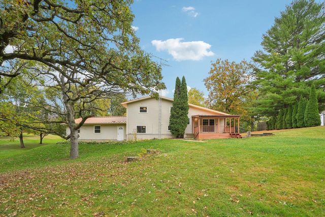 N7427 Hillendale PARKWAY, Beaver Dam, WI 53916