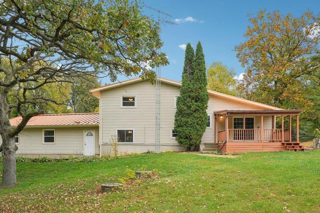 N7427 Hillendale PARKWAY, Beaver Dam, WI 53916