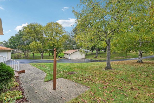 N7427 Hillendale PARKWAY, Beaver Dam, WI 53916