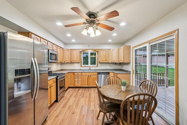 N7427 Hillendale PARKWAY, Beaver Dam, WI 53916