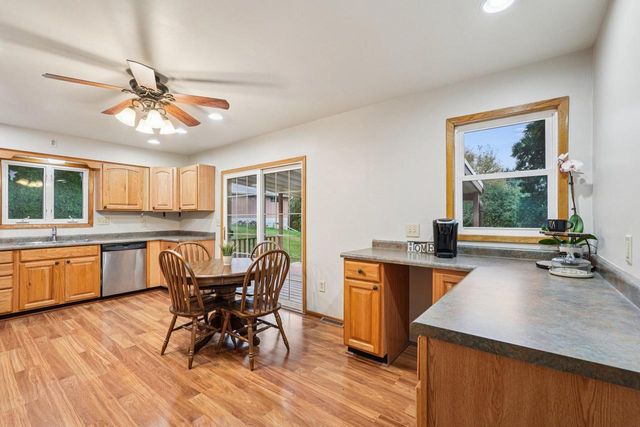 N7427 Hillendale PARKWAY, Beaver Dam, WI 53916