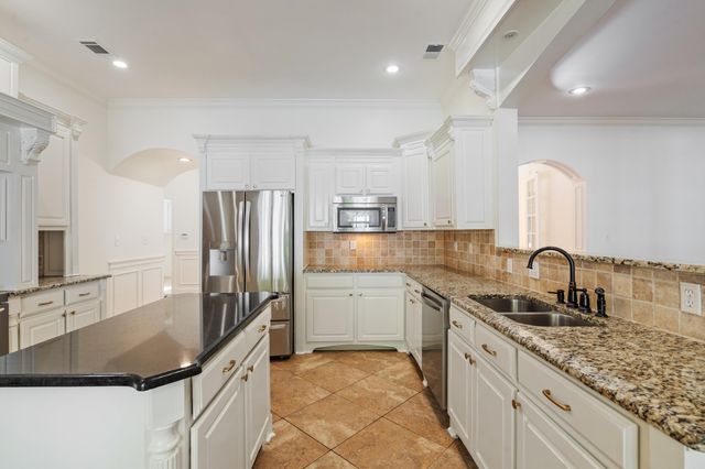 4111 SIR THOPAS DR, Southaven, MS 38672